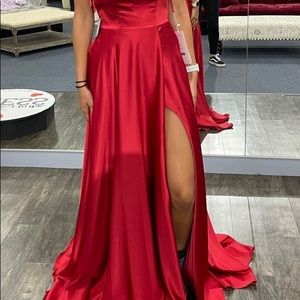 Formal dress never worn